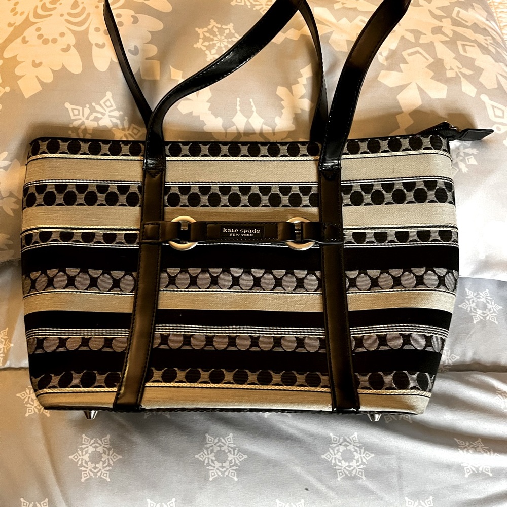 🖤〰️Kate Spade purse unique style 〰️🖤